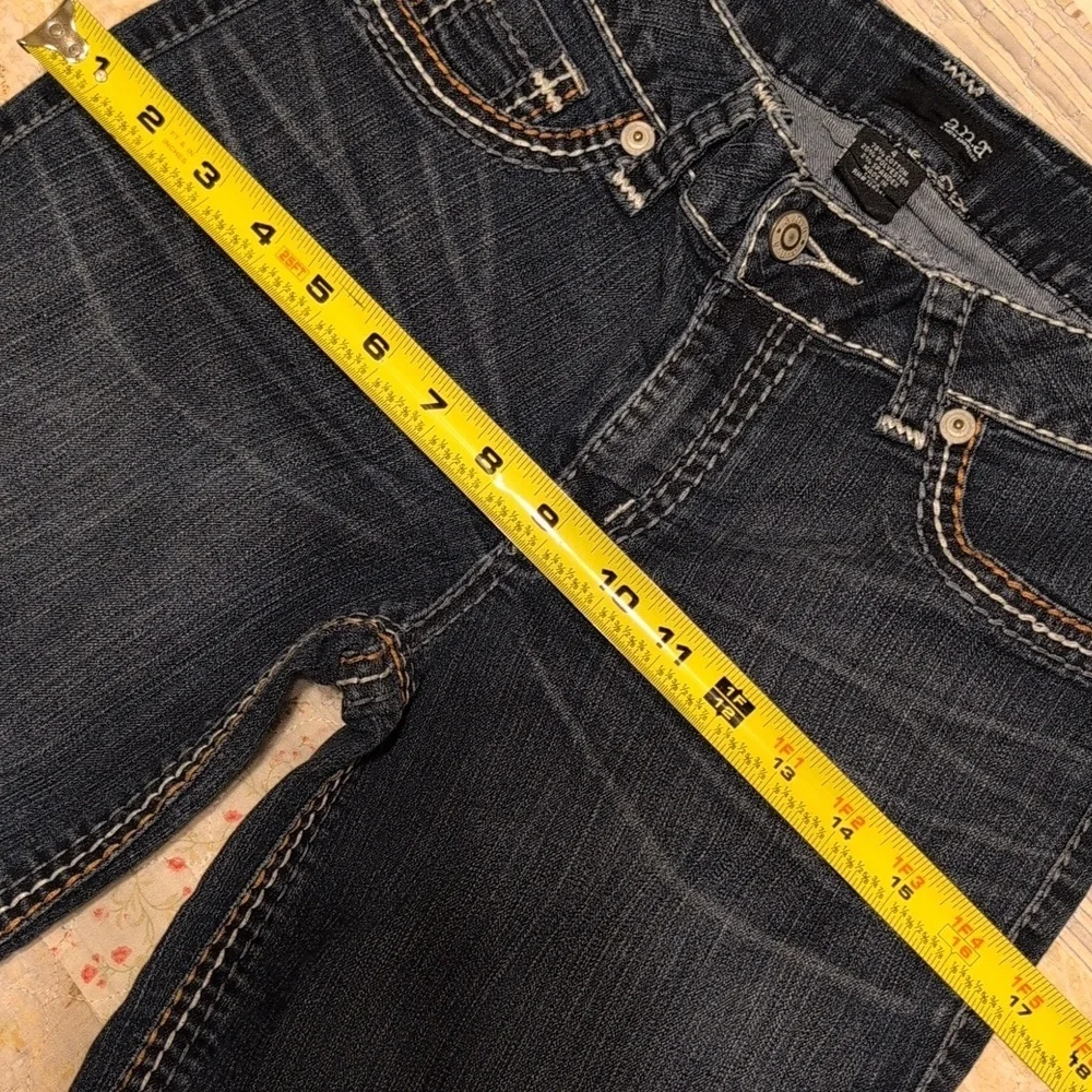 a.n.a A New Approach Women's Cuffed Denim Jeans